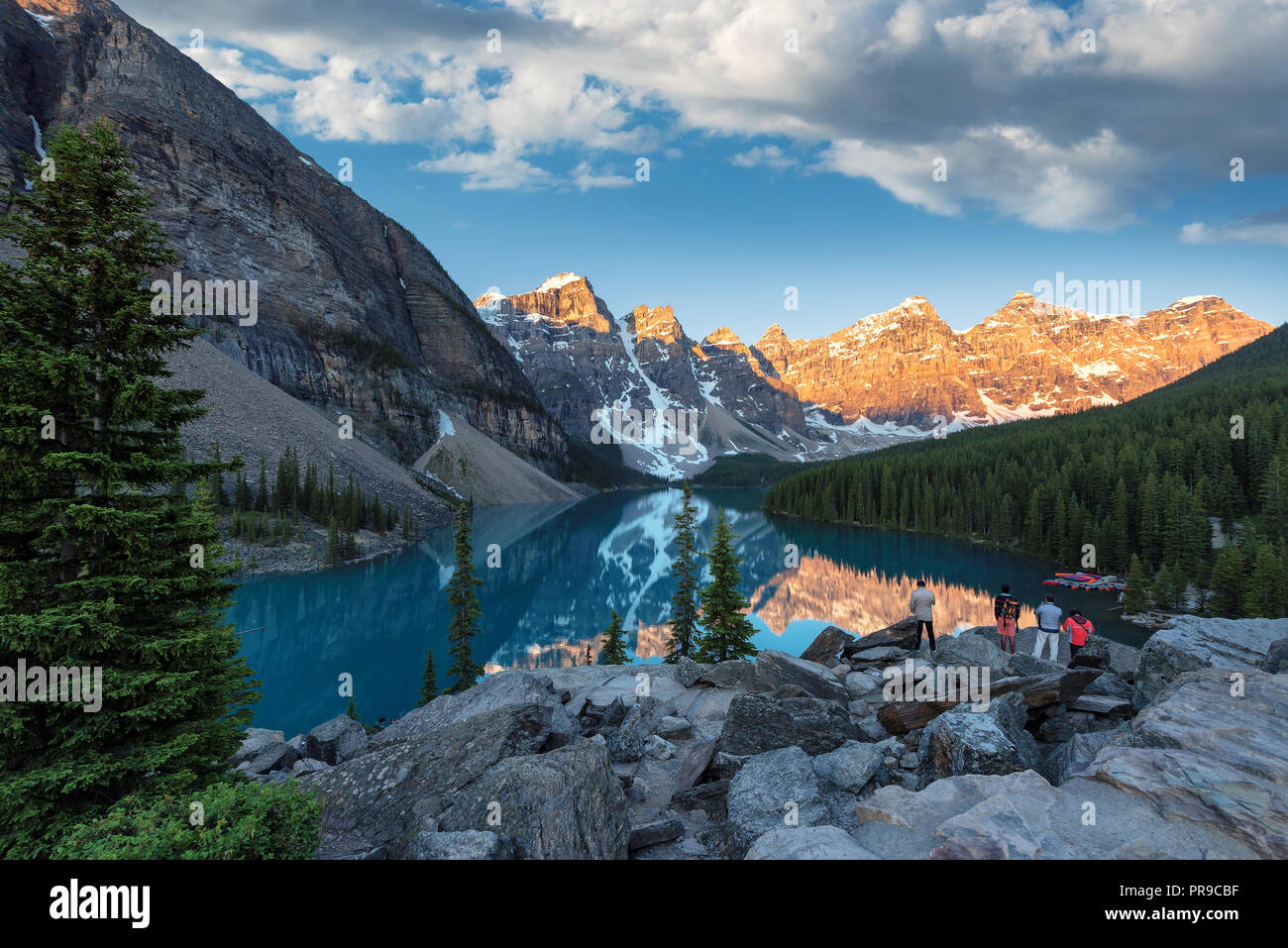 Sunrise at Mountain lake in Canadian Rockies - Moraine lake in Banff ...