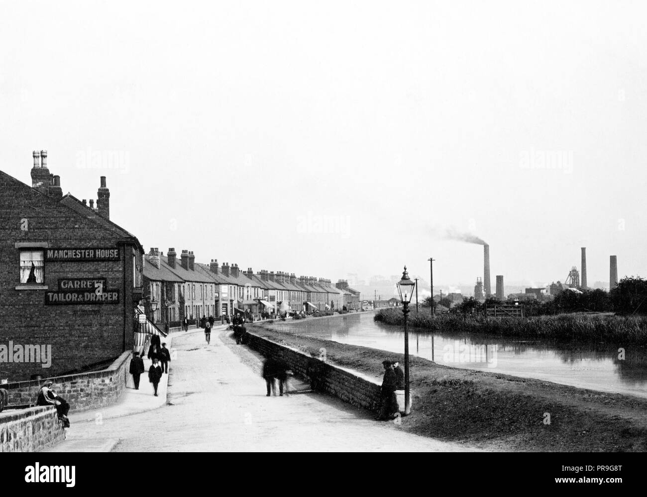 Doncaster Road, Wath upon Dearne early 1900s Stock Photo Alamy