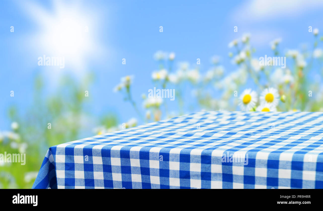 Empty table background Stock Photo - Alamy