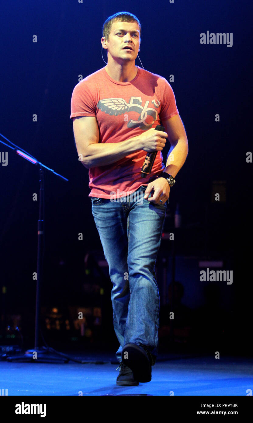 Brad Arnold with Three Doors Down performs in concert at the Seminole