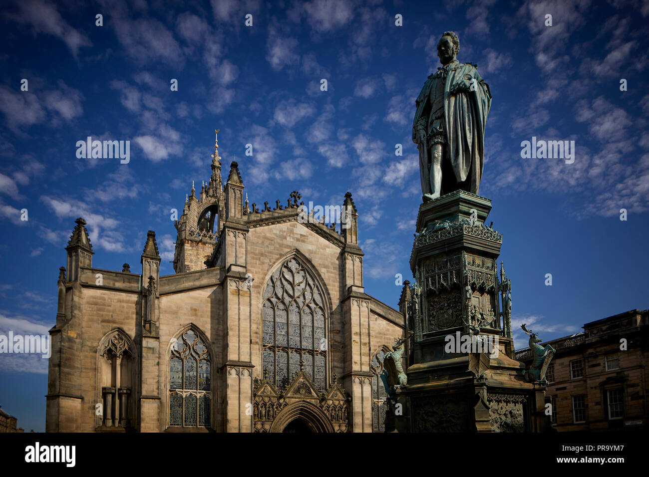 Royal mile edinburgh statue hires stock photography and images Alamy