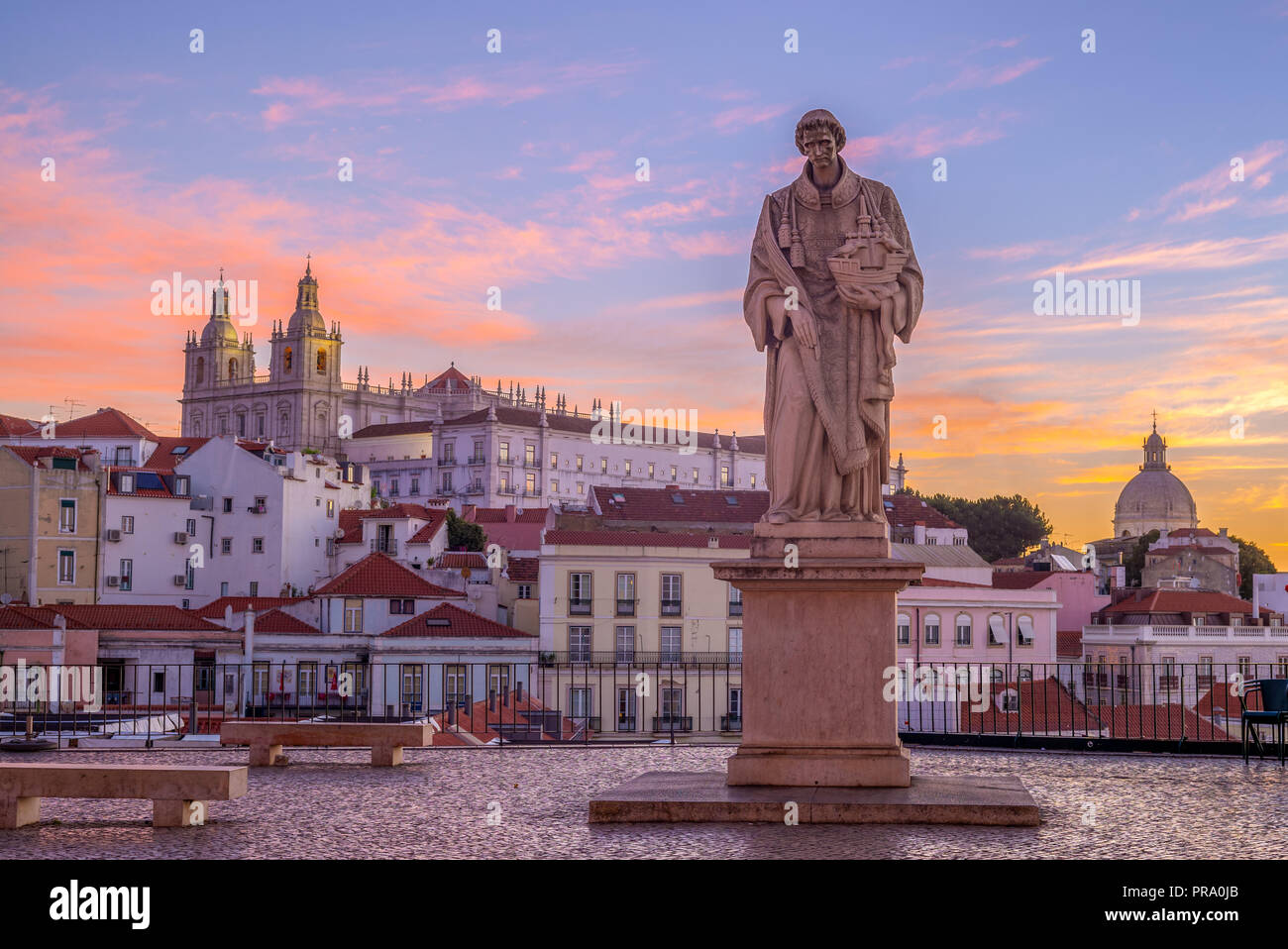 Statue At Miradouro De Santa Luzia In Lisbon Stock Photo Alamy statue-at-miradouro-de-santa-luzia-in-lisbon-stock-photo-alamy