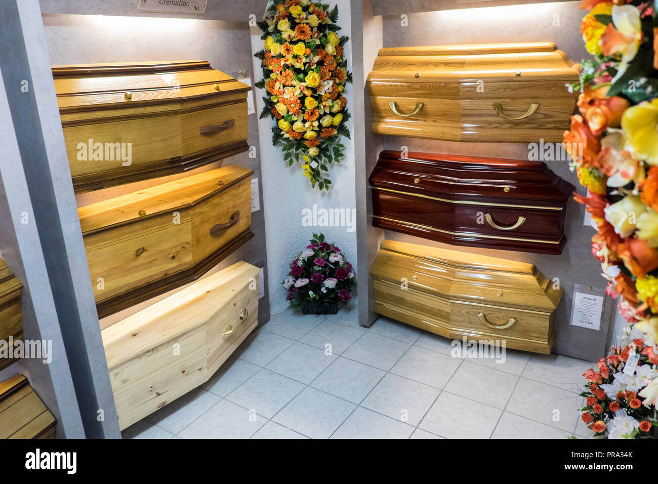 Funeral parlour,funeral directors,shop,with,coffins,plaques,and floral,wreaths,in,Limoux,France,French,Europe,European, Stock Photo