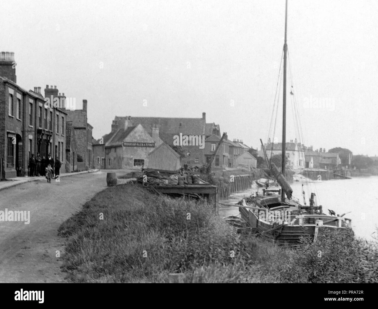 South End, Owston Ferry early 1900s Stock Photo Alamy
