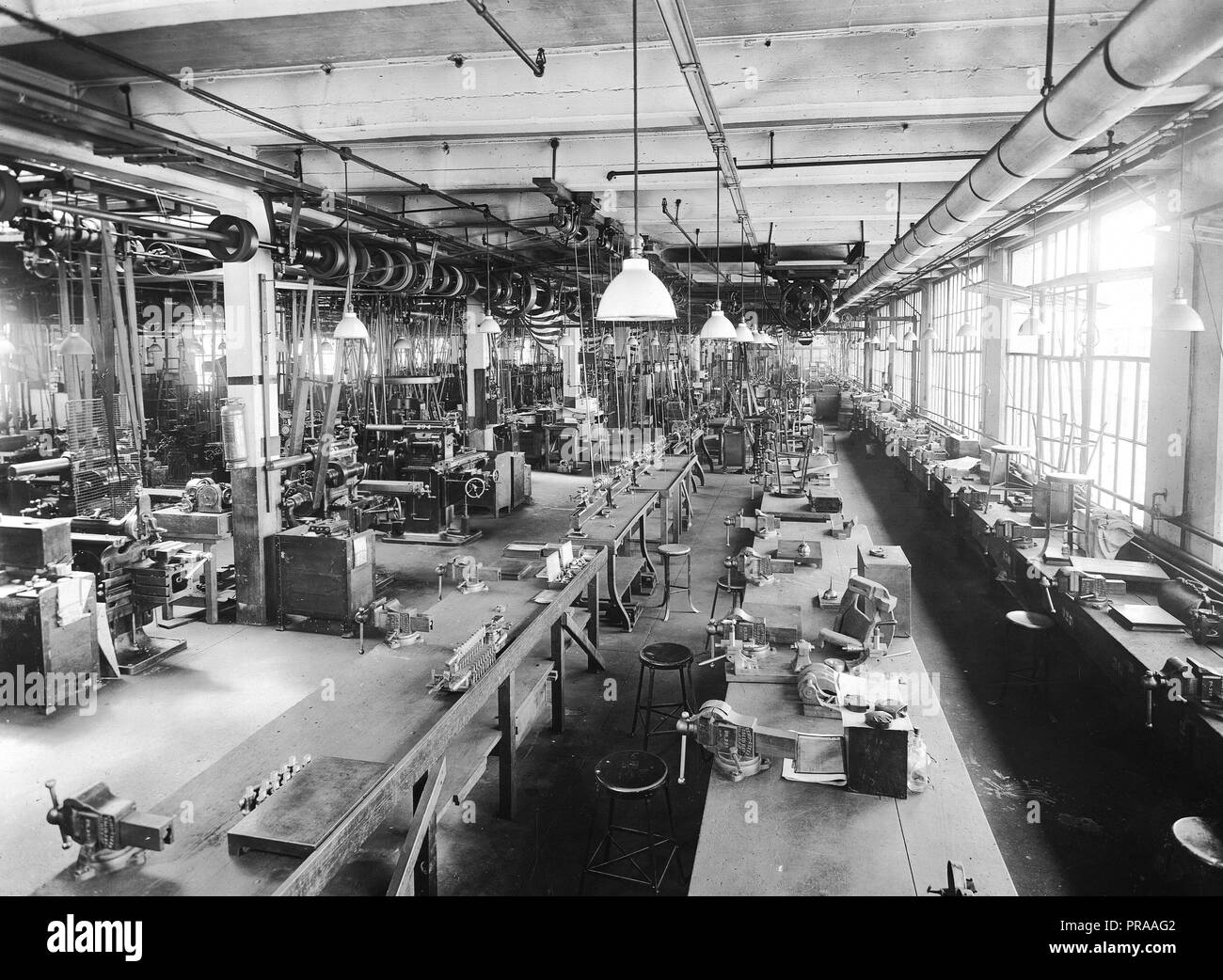 1918 - Alien Property Custodian - Property Seized - Eiseman Magneto Company, Brooklyn, N.Y., taken over by Alien Property Custodian. General machine shop, middle section looking west Stock Photo