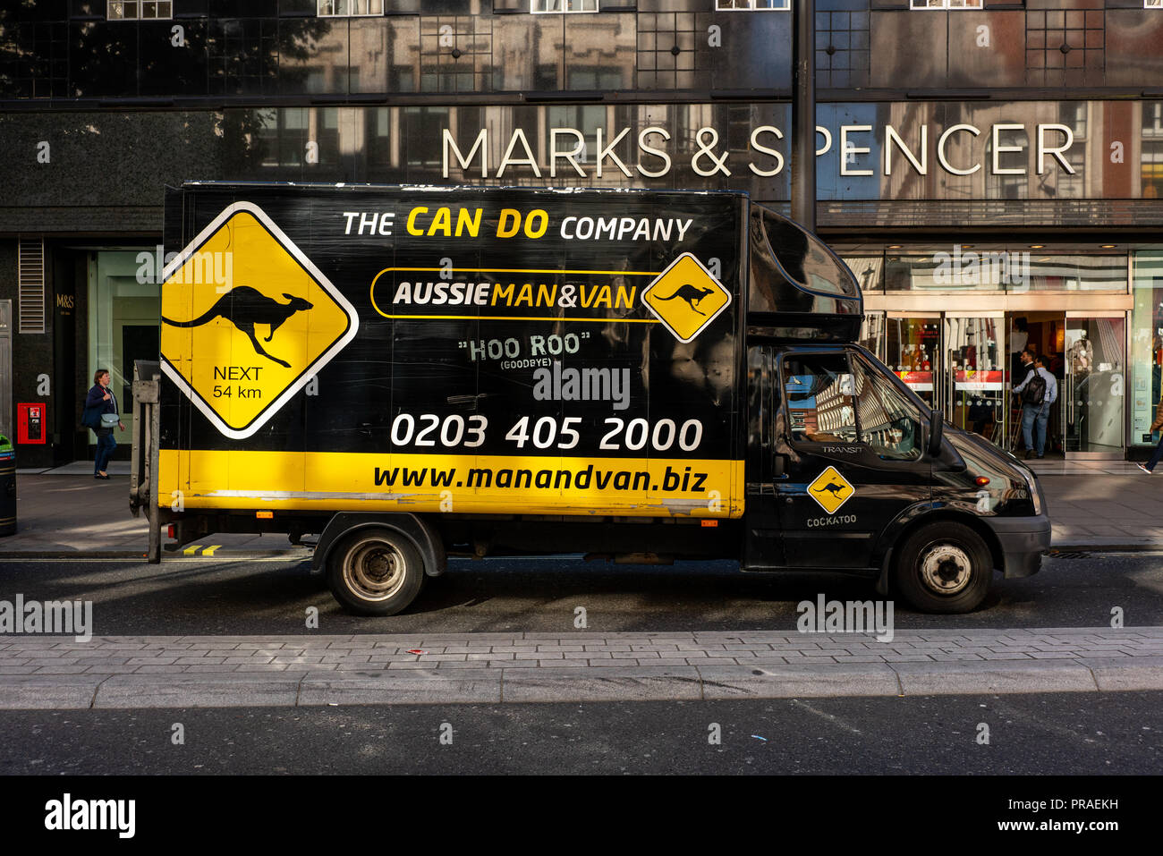 Aussie removal man with van in Londons West End Stock Photo