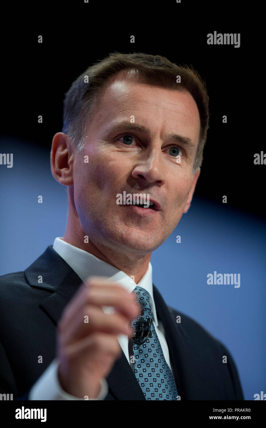 Mp jeremy hunt hi-res stock photography and images - Alamy