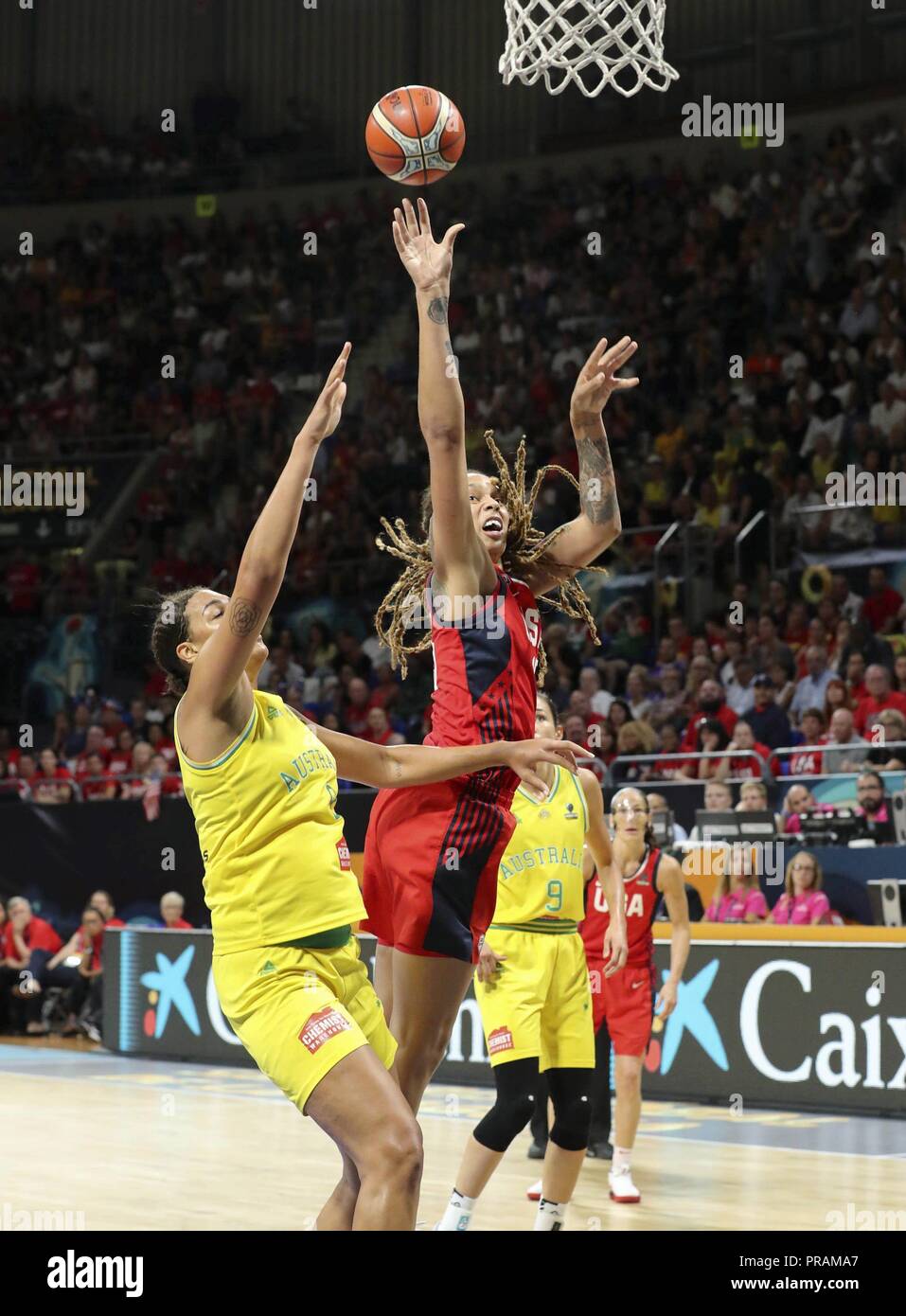 liz cambage dunk