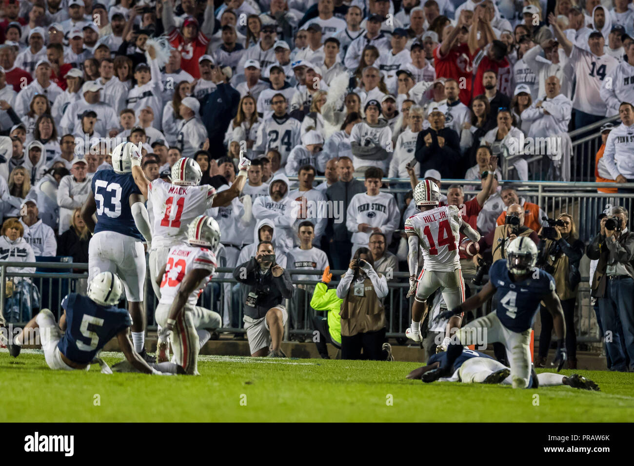 University Park, Pennsylvania, USA. 29th Sep, 2018. Ohio State Buckeyes wide receiver K.J. Hill (14) scores the game winning touchdown during the second half of the NCAA football game between the Ohio State Buckeyes and the Penn State Nittany Lions at Beaver Stadium in University Park, Pennsylvania. Credit: csm/Alamy Live News Stock Photo
