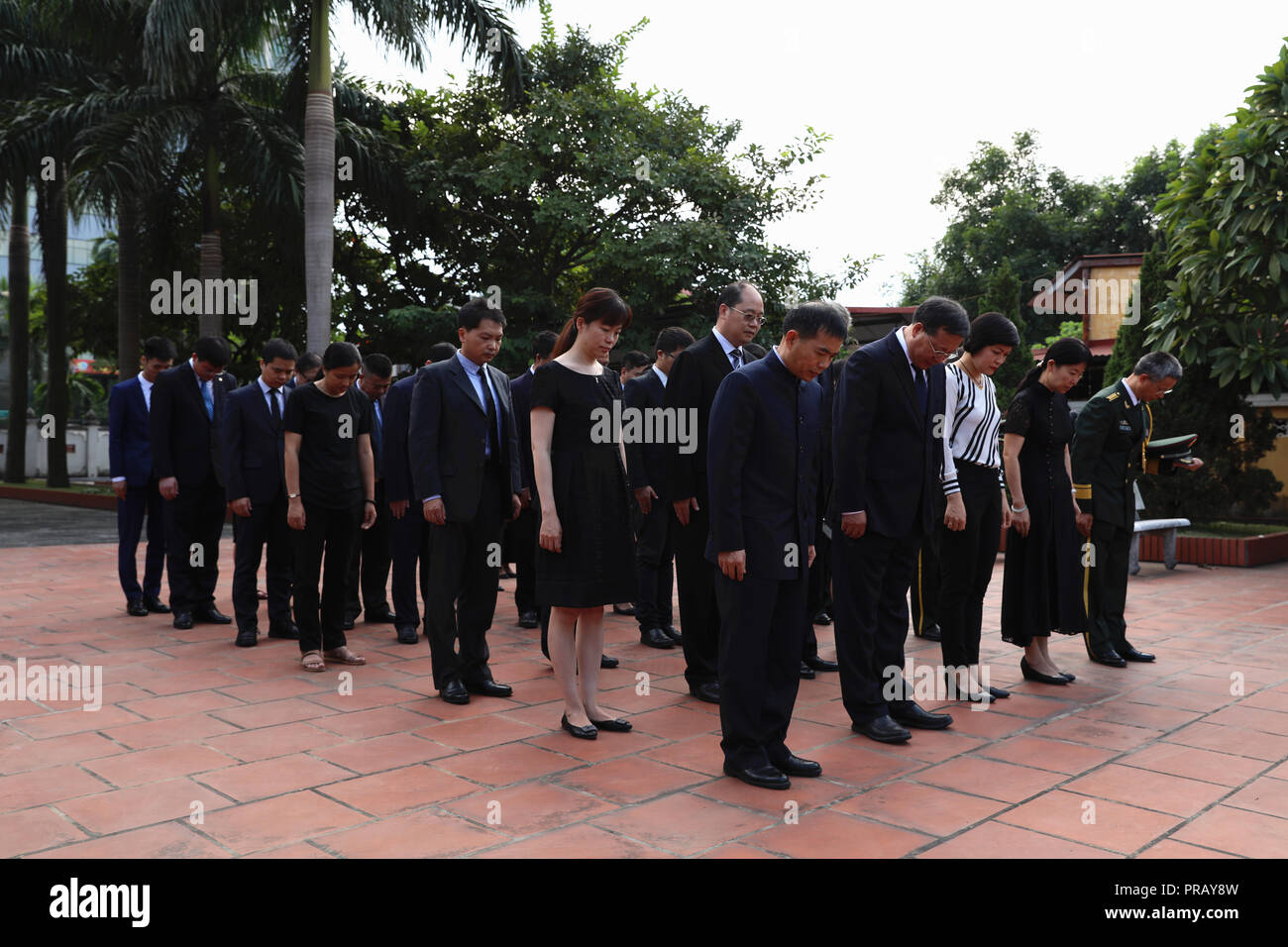 Hanoi Hanoi 30th Sep 2018 People Stand In Silent Tribute At A Cemetery In Gia Lam District Hanoi On Sept 30 2018 In The Cemetery In Gia Lam District Some 15 Km