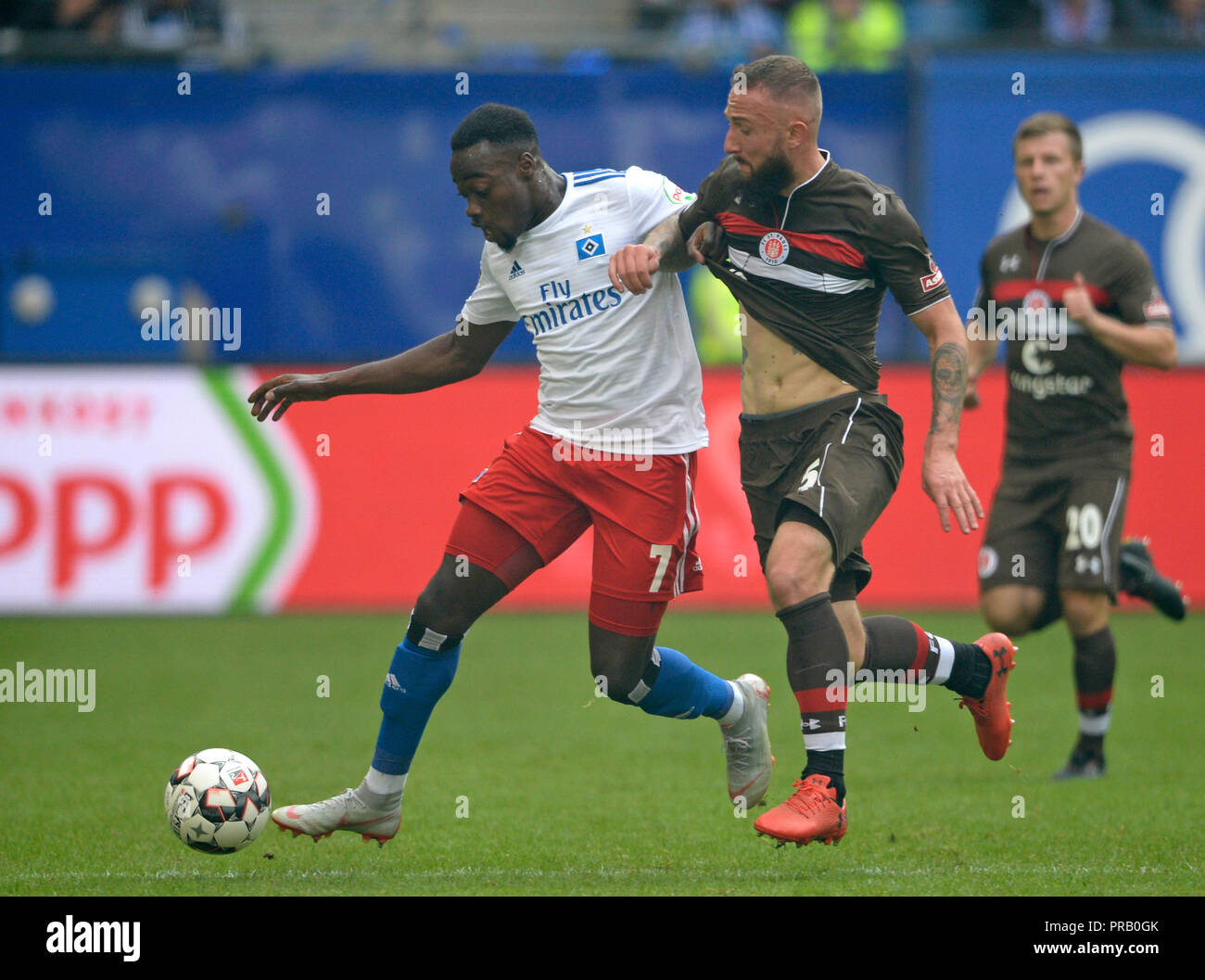 Left To Right Khaled Narey Hh Marvin Knoll Pauli Duels Action Football 2 Bundesliga 8 Matchday Hamburg Hamburg Hamburg Hh Fc St Pauli Pauli 0 0 On 30 09 2018 In Hamburg Germany Usage Worldwide Stock Photo Alamy