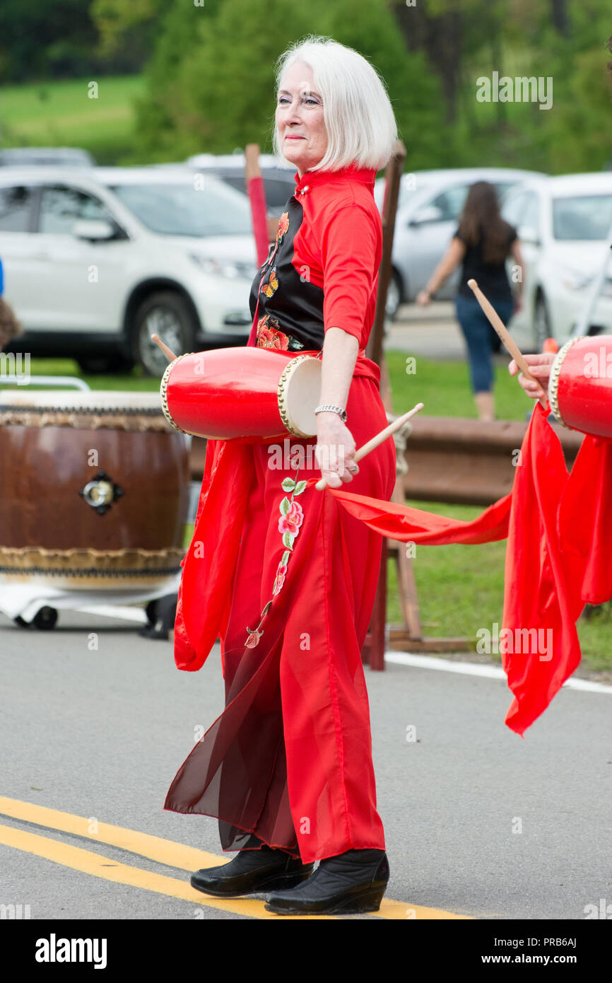 Traditional Chinese Waist Drum - Red Cowhide Hand Drum With Drumsticks