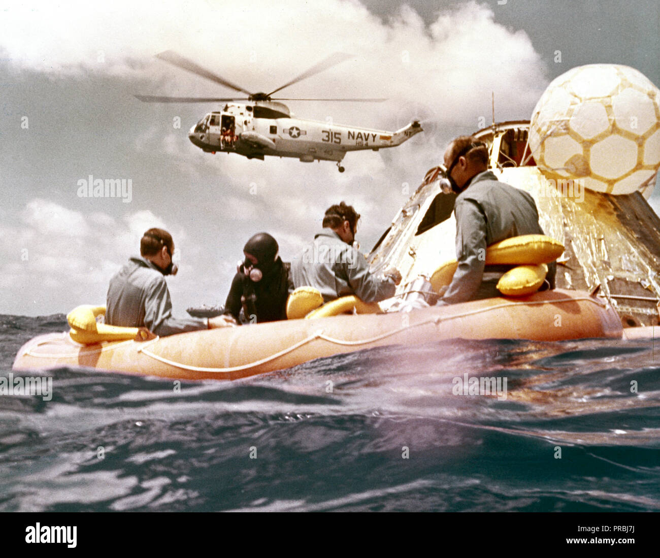 APOLLO 12 PACIFIC RECOVERY AREA SHOWING ASTRONAUTS IN LIFE RAFT. Stock Photo