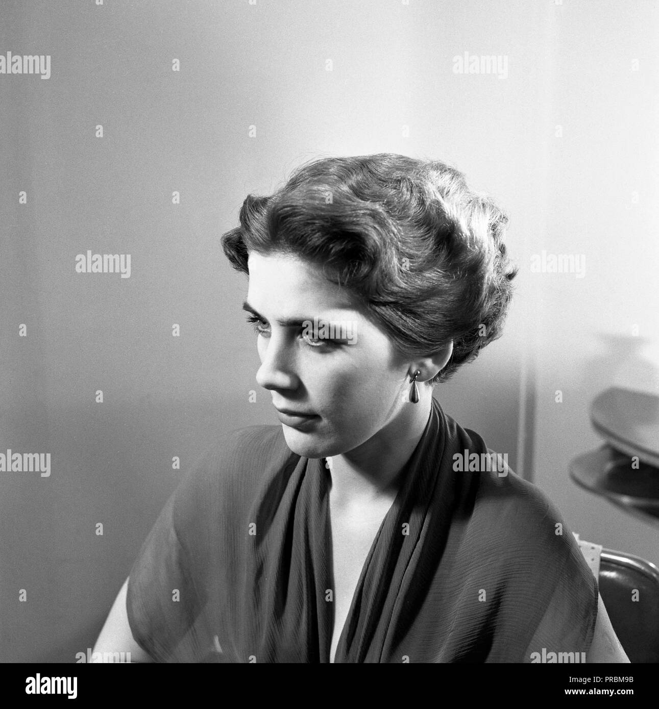 A 1950s hairstyle. A woman at the hairdresser 1952. Sweden 1952. ref 1962 Stock Photo