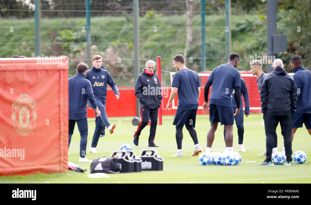 Manchester United manager Jose Mourinho (centre) during a training session at the AON Training Complex, Carrington. PRESS ASSOCIATION Photo. Picture date: Monday October 1, 2018. See PA story SOCCER Man Utd. Photo credit should read: Martin Rickett/PA Wire. Stock Photo