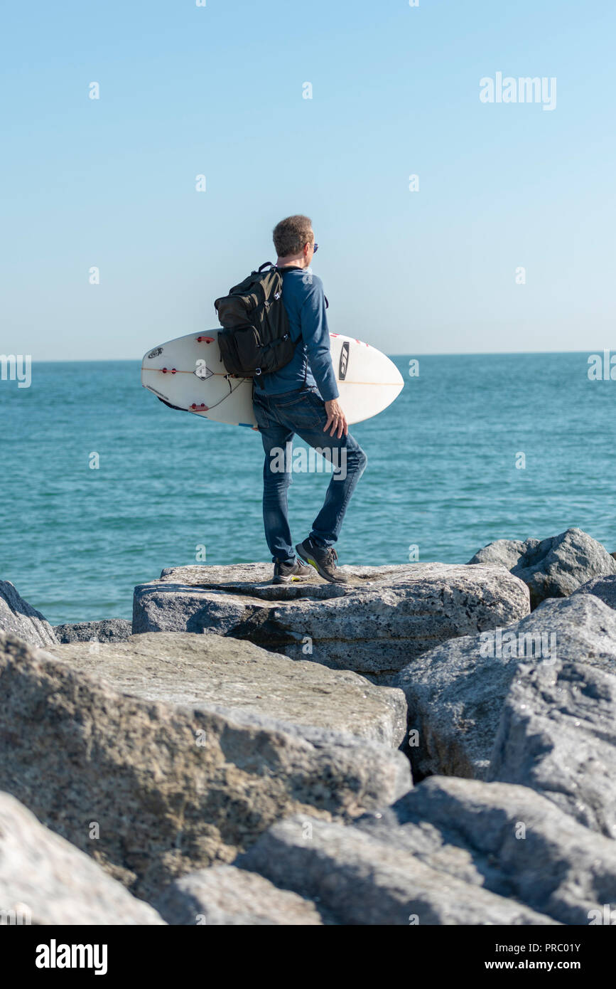 Man carrying rock hi-res stock photography and images - Alamy