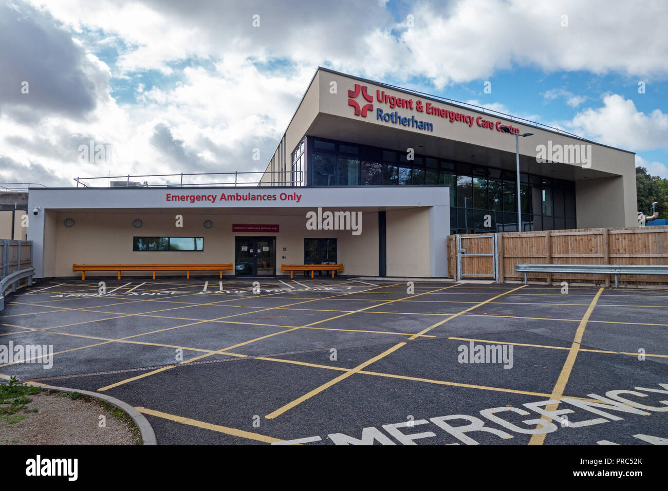 Exterior of rotherham hospital hires stock photography and images Alamy