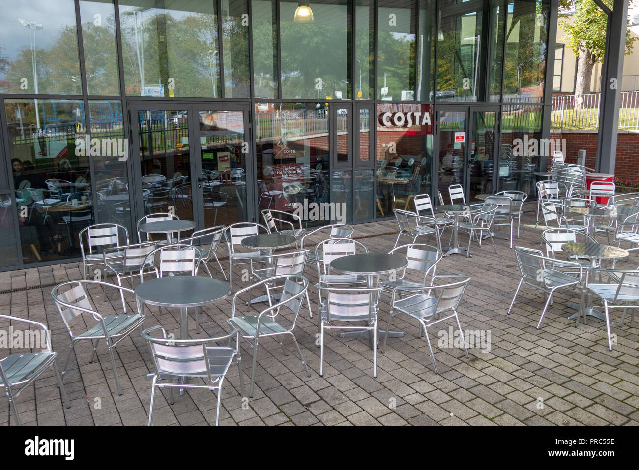 Exterior seating outside the Costa Coffee cafe at Rotherham Hospital Stock Photo