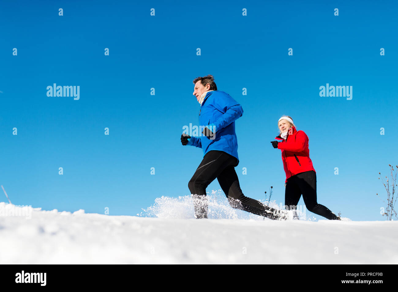 Old man running side hi-res stock photography and images - Alamy
