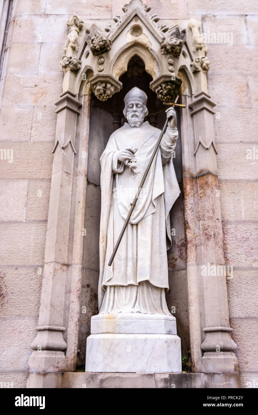 Roman catholic statues hi-res stock photography and images - Alamy