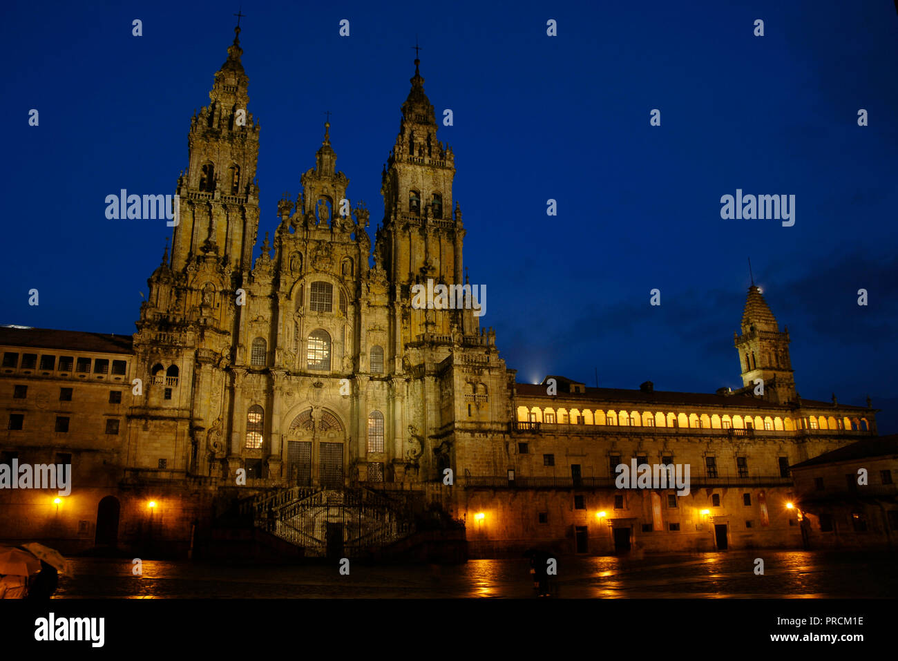 Santiago de Compostela, La Coruna province, Galicia, Spain. Cathedral. Nigth view of the Obradoiro facade. It was built in 18th century, in Baroque style, designed by Fernando de Casas Novoa (¿1670?-1750). Stock Photo