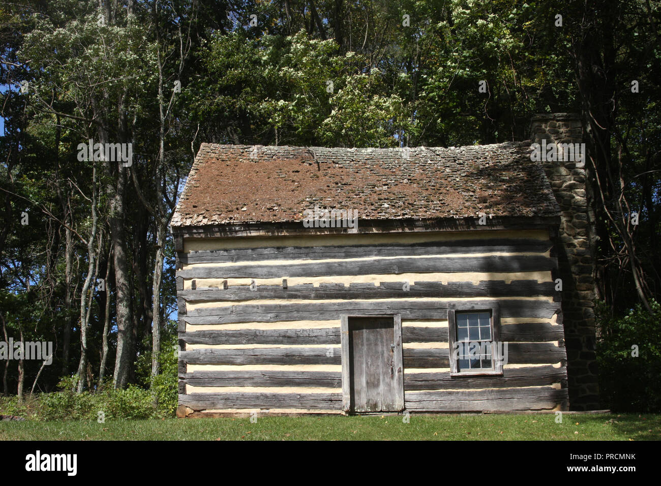 Old log cabin in Blue Ridge Mountains, Virginia, USA Stock Photo