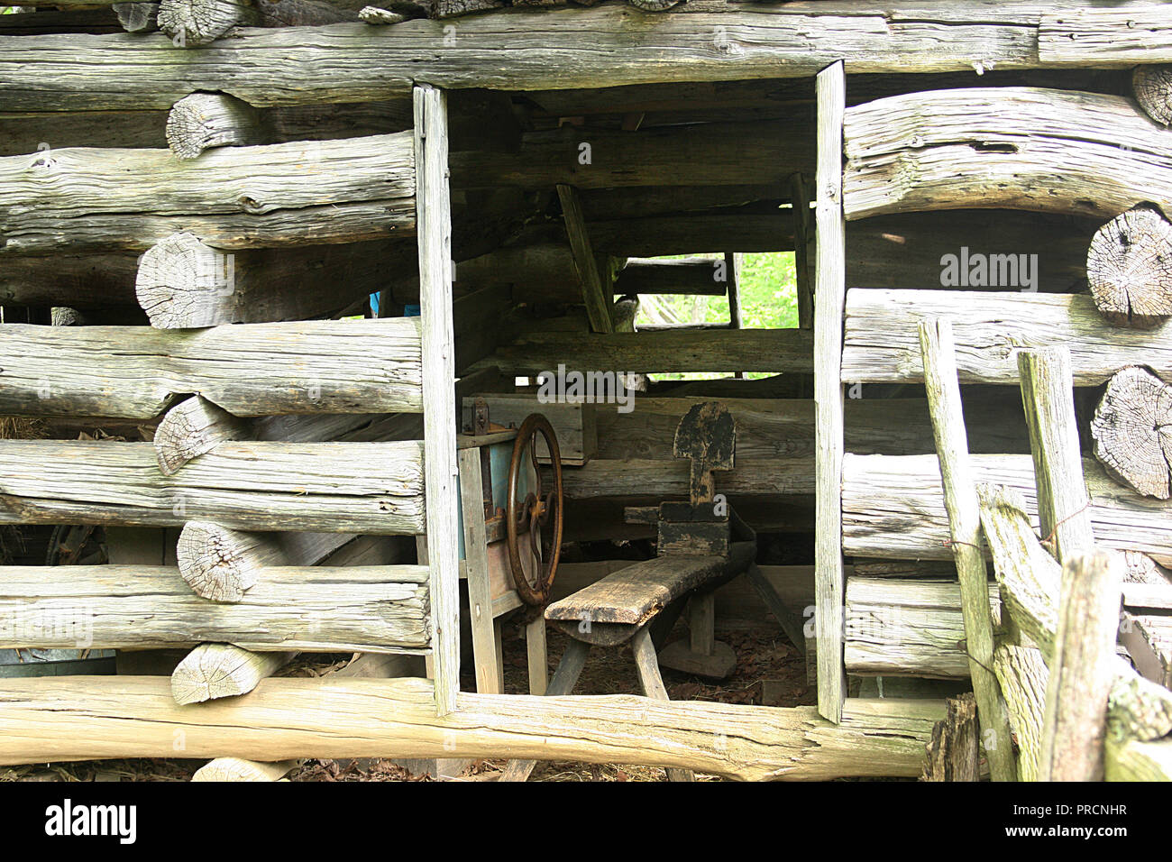 Old log storage shed in Virginia's Blue Ridge Parkway, USA. Johnson Farm, 1930. Stock Photo