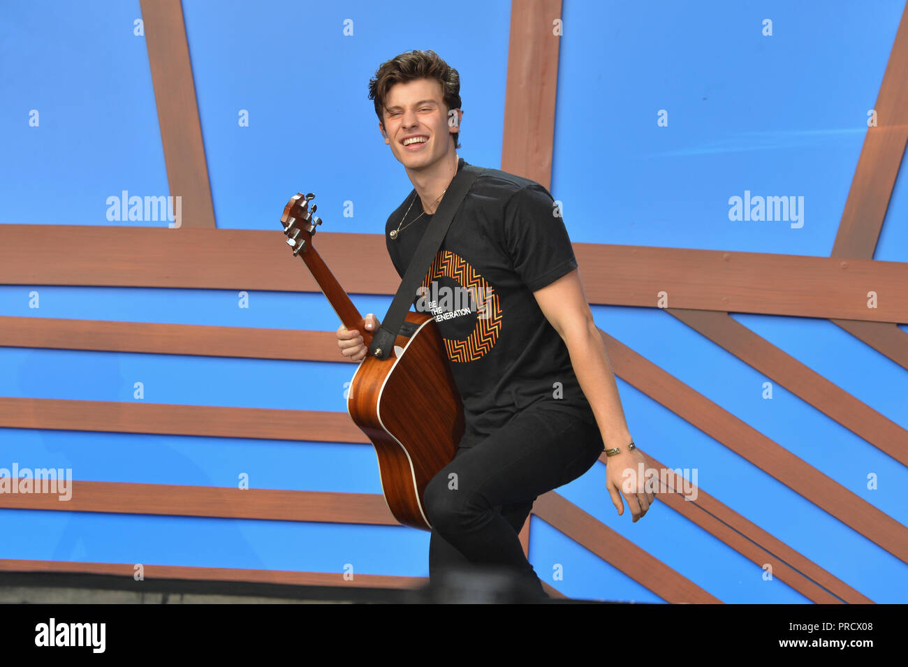 Shawn Mendes performs onstage during the 2018 Global Citizen Concert at