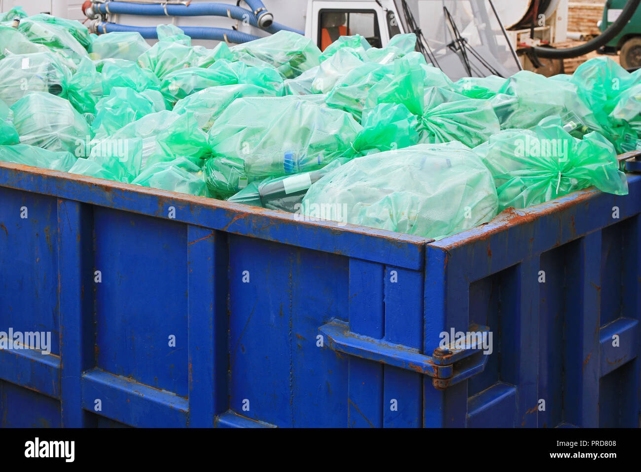 Top 139+ waste management green bag kidsdream.edu.vn