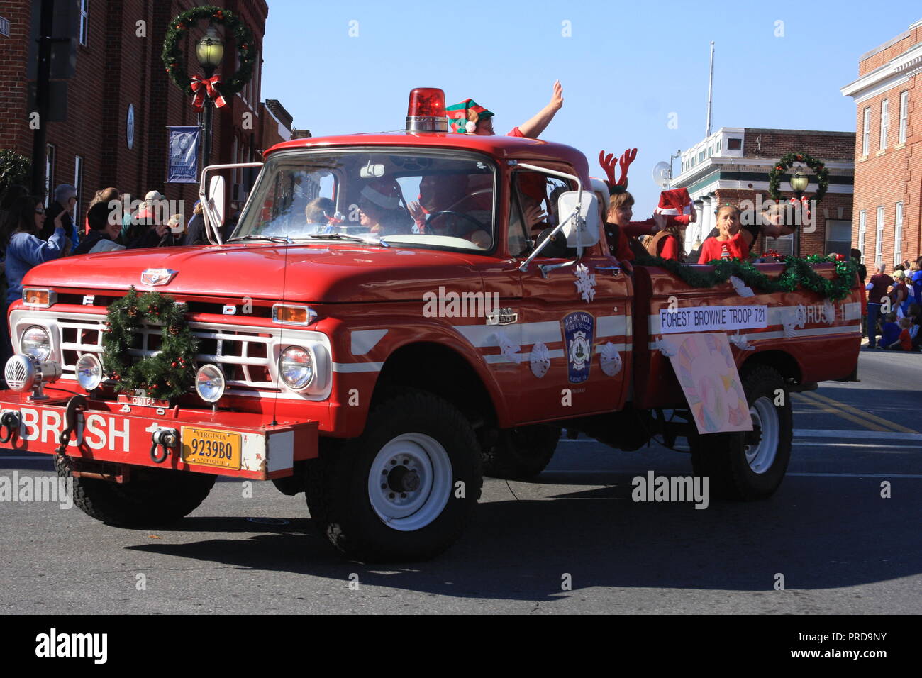 Floats in Christmas parade in Bedford, Virginia, USA Stock Photo Alamy