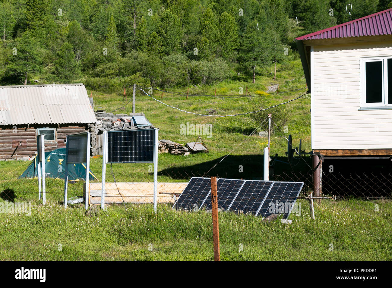 The weather station building is weather forecasters, powered by solar