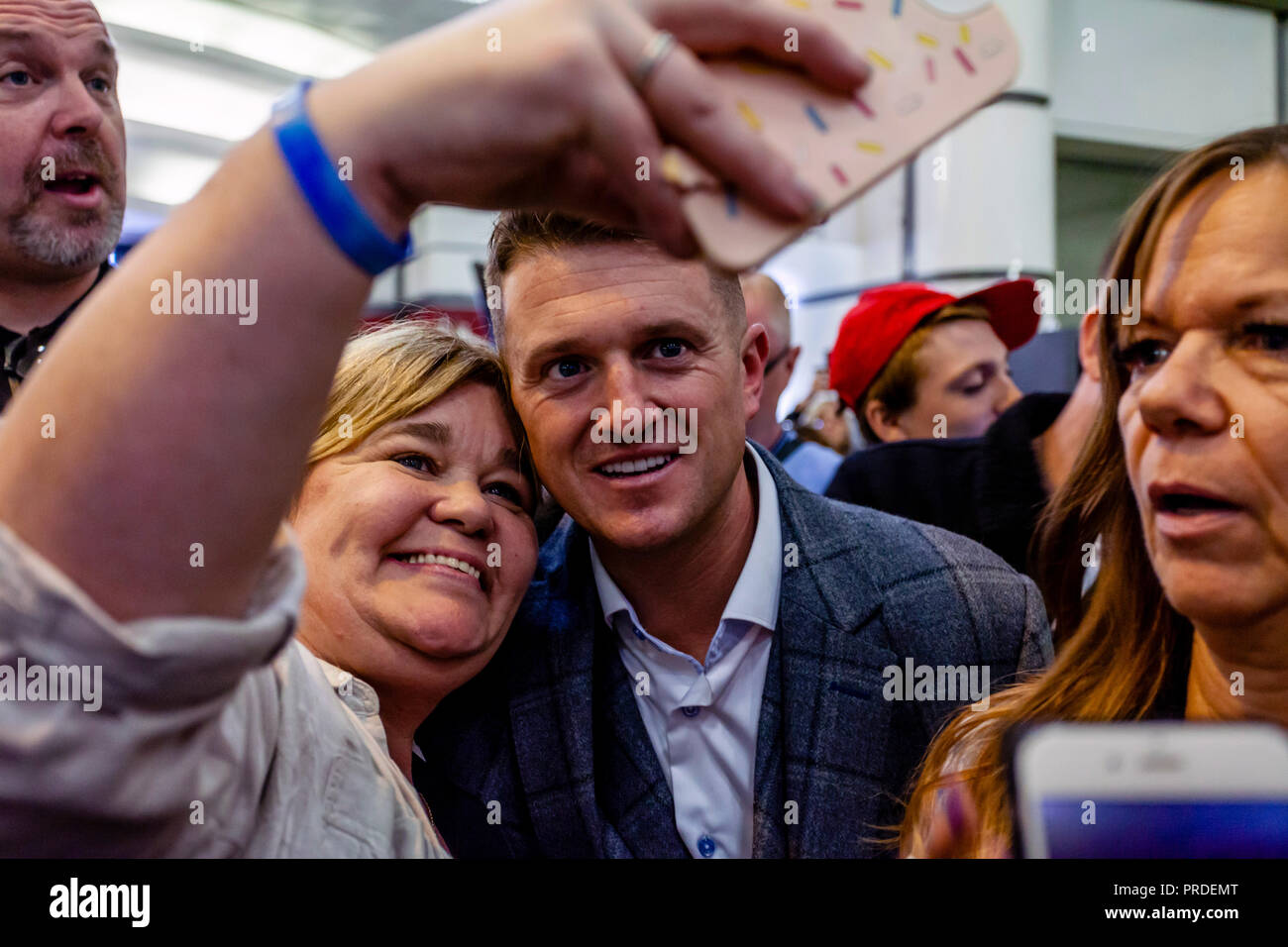 Right Wing Activist Tommy Robinson Poses For Selfies With His Supporters After His Contempt Of Court Charge At The Old Bailey Is Adjourned, London, UK Stock Photo