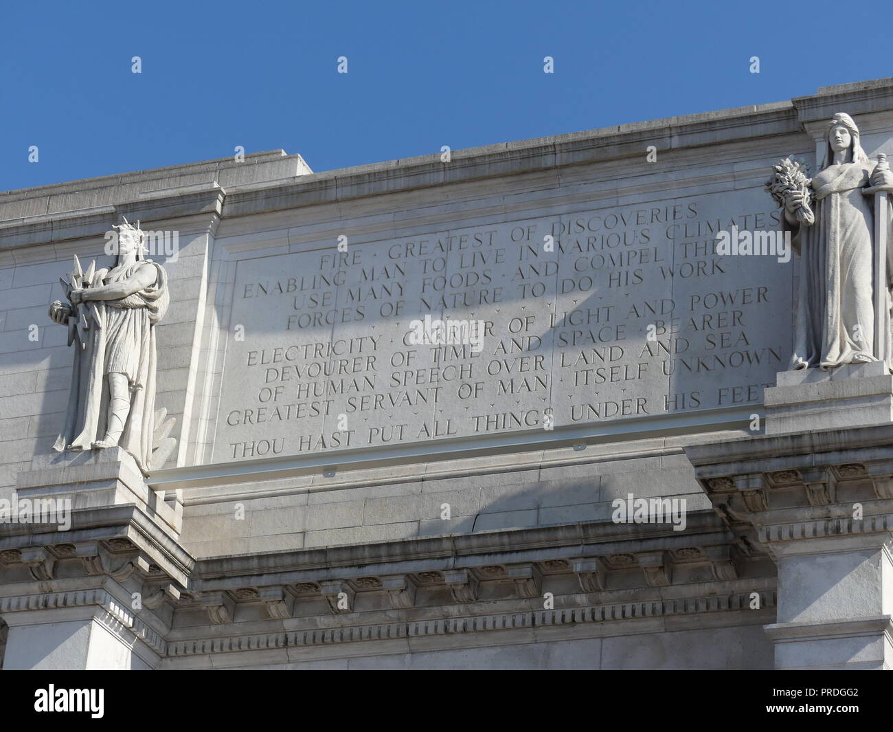 UNION STATION, WASHINGTON,D.C. Two of the 'Progress of Railroading' statues above the main entrance with Prometheus at left representing Fire and Themis representing Freedom and Justice. Photo: Tony Gale Stock Photo