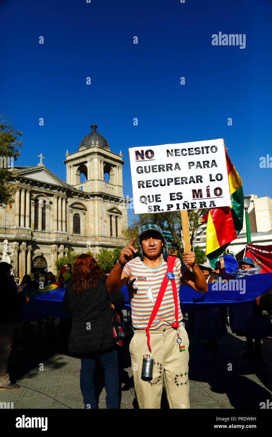 La Paz, Bolivia, 1st October 2018. A man dressed up as the famous Mexican TV character El Chavo from the sitcom El Chavo del Ocho before the reading of the ruling for the case 'Obligation to Negotiate Access to the Pacific Ocean (Bolivia v. Chile)' at the International Court of Justice in The Hague. Bolivia presented the case to the ICJ in 2013; Bolivia lost its coastal Litoral province to Chile during the War of the Pacific (1879-1884) and previous negotiations have made no progress from Bolivia's viewpoint. Credit: James Brunker/Alamy Live News Stock Photo