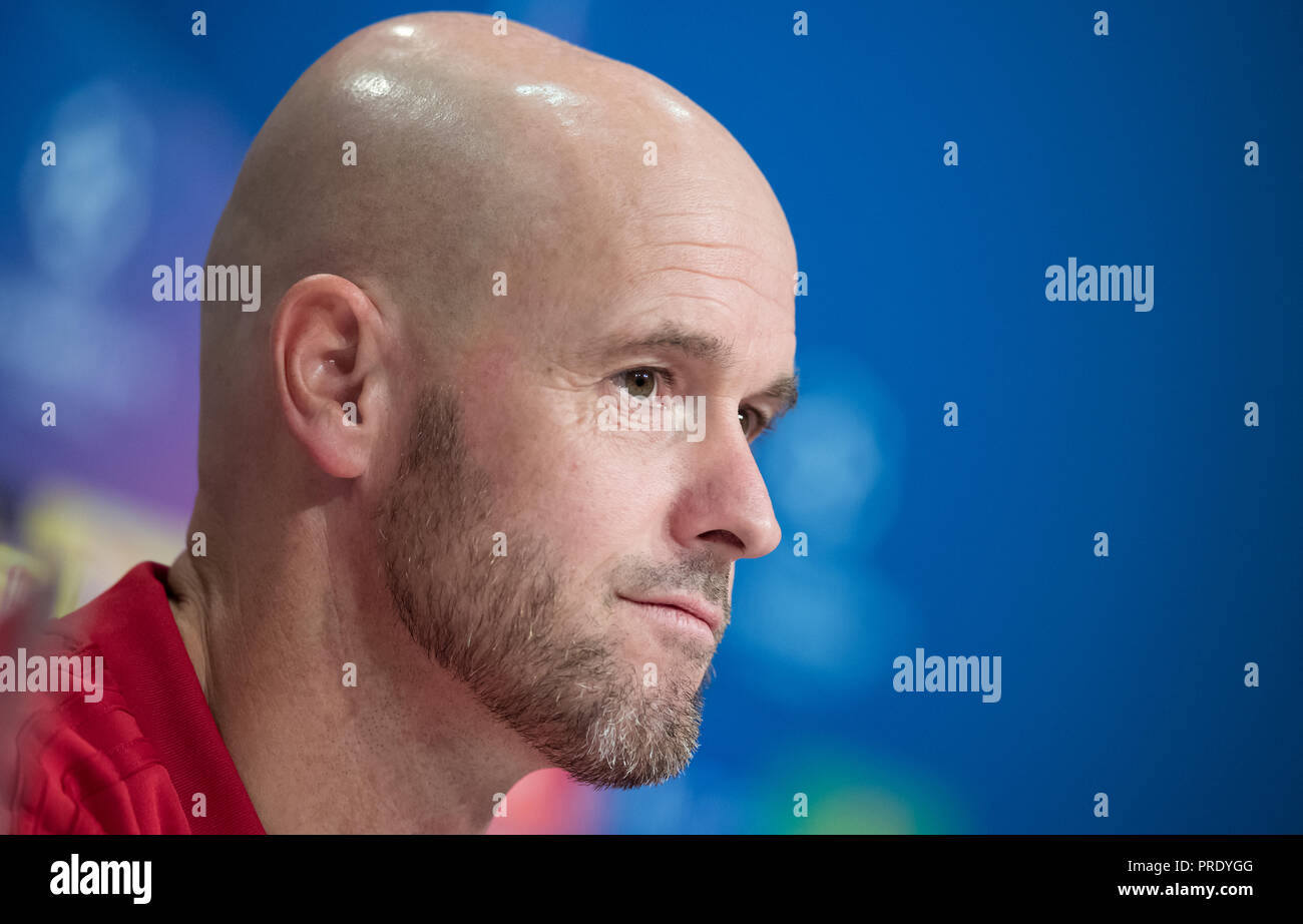 01 October 2018, Bavaria, Munich: 01 October 2018, Germany, Munich: Soccer: Champions League, Bayern Munich vs Ajax Amsterdam, group stage, group E, 2nd matchday, final training of Ajax Amsterdam. Coach Erik ten Hag comes to the Allianz Arena for a press conference. Photo: Sven Hoppe/dpa Stock Photo