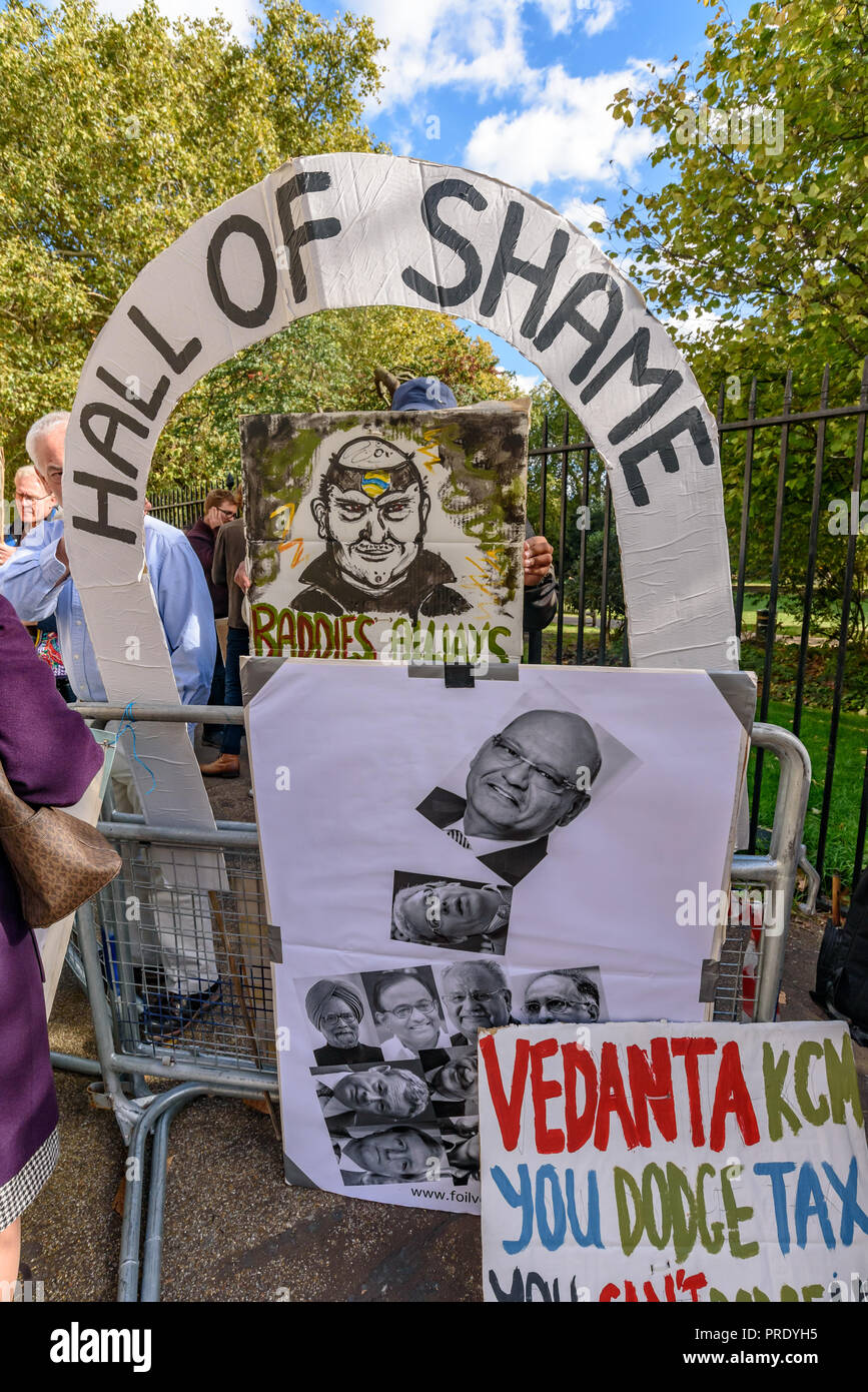 London, UK. 1st October 2018. The Foil Vedanta 'Hall of Shame' arch with a caricature and photograph of Vedanta boss Anil Agarwal as activists celebrate the final AGM in London of mining company Vedanta hours after the company delisted this morning from the London Stock Exchange, under pressure from politicians and activists following the Thoothukudi massacre in Tamil Nadu in May in which 13 protesters were killed and dozens injured, and the success of grassroots activism which has shut down Vedanta’s operations in Goa, Tuticorin and Niyamgiri. Credit: Peter Marshall/Alamy Live News Stock Photo