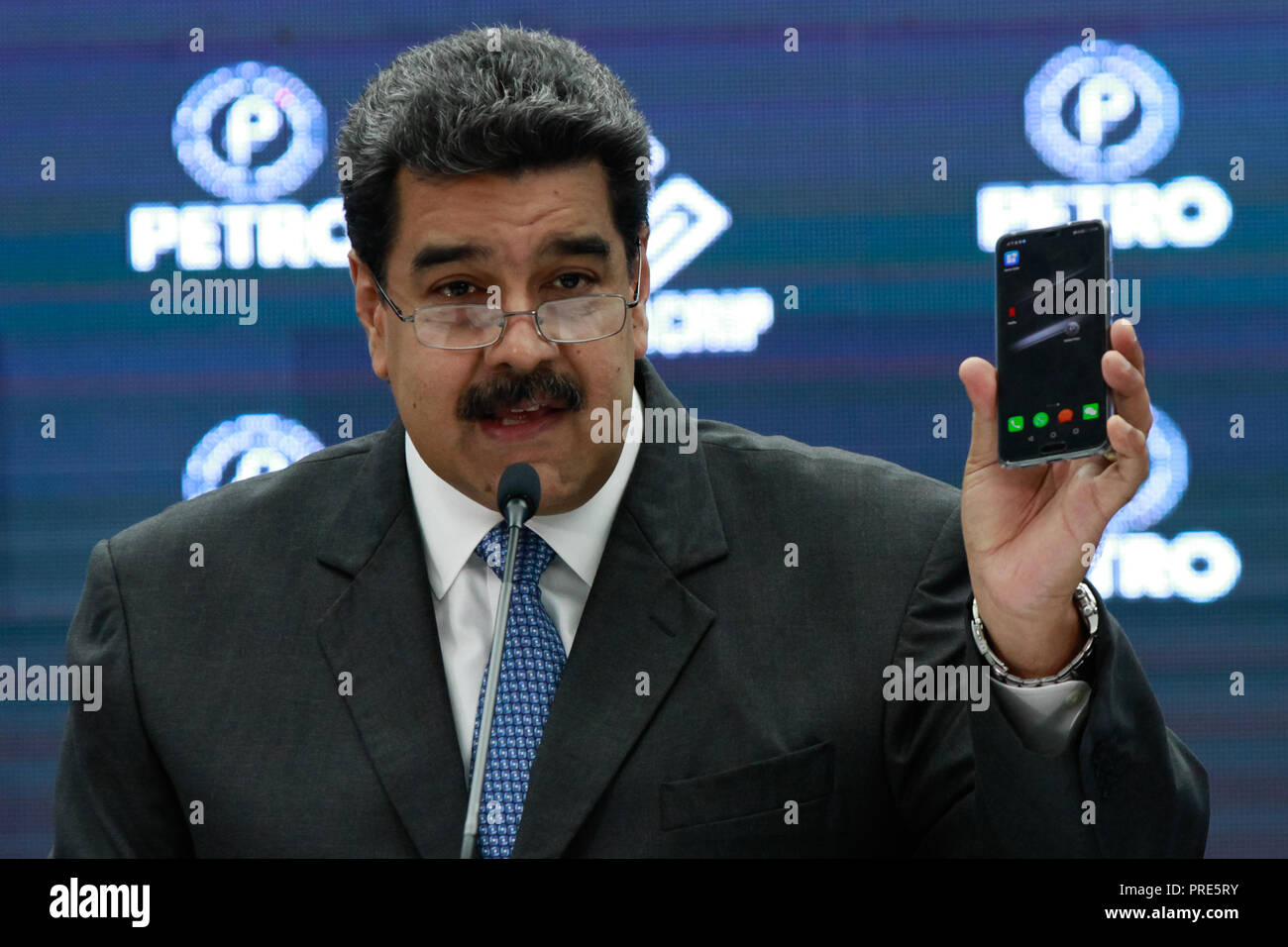 Caracas, Venezuela. 01st Oct, 2018. Nicolas Maduro, president of Venezuela,  announces at a press conference the