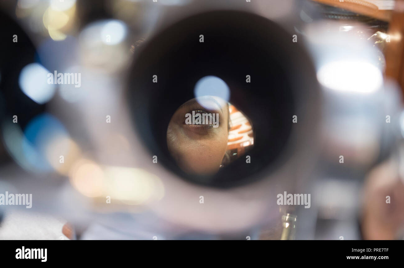Dating binoculars