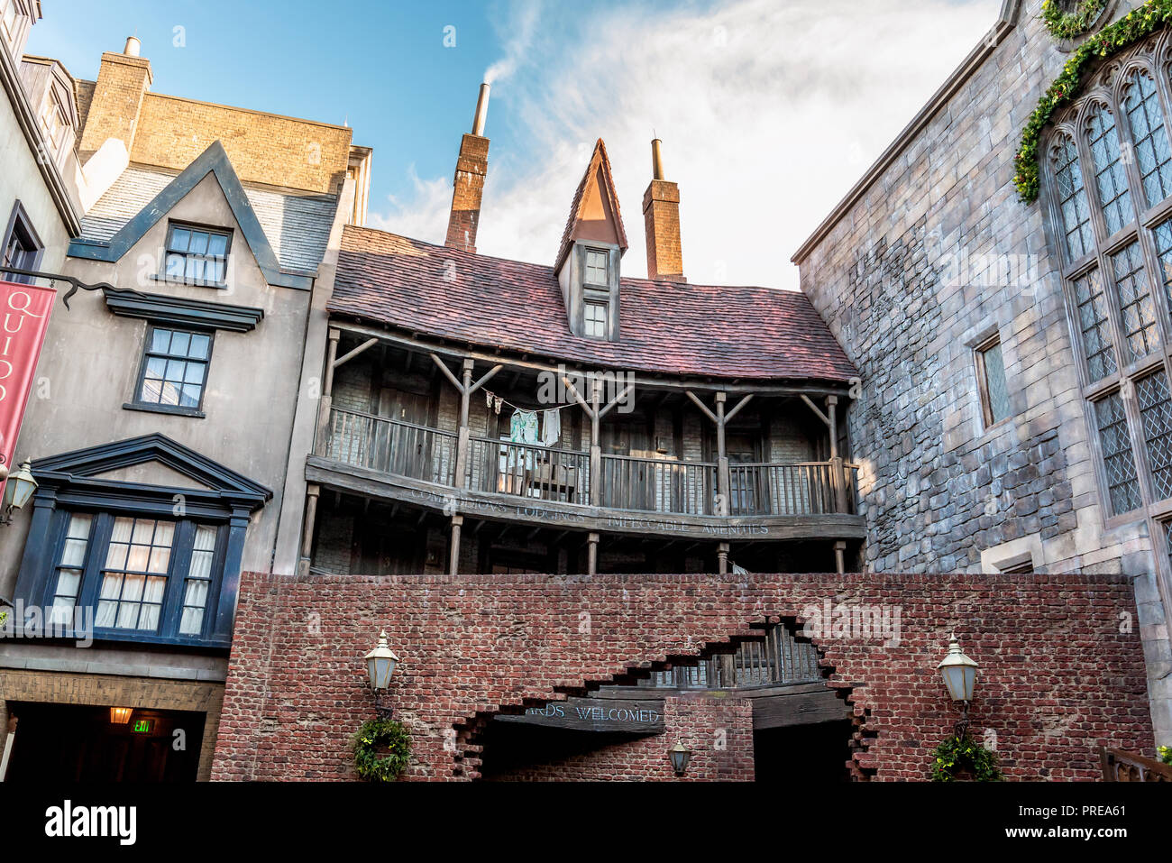 ORLANDO FLORIDA USA DECEMBER 2017 The Wizarding World of Harry Potter Brick wall entrance at Diagon Alley Universal Studios Florida Stock Photo Alamy