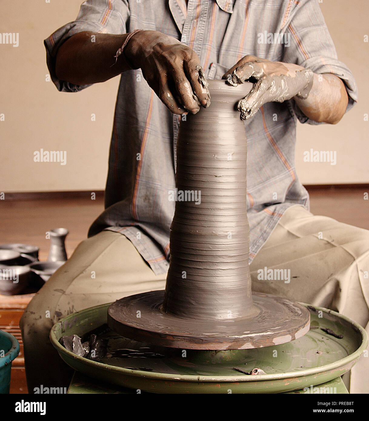 POTTER MAKING A POT ON THE WHEEL, INDIA Stock Photo Alamy