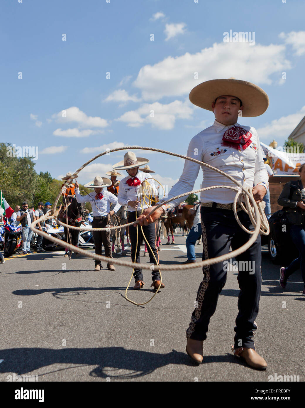 A Vaquero (Mexican cowboy) spinning a lasso Stock Photo