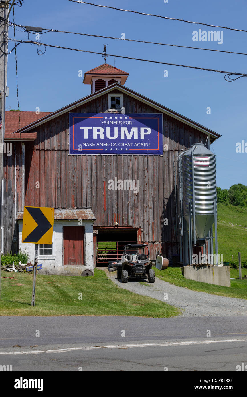 'Farmers for Trump' sign hangs on a barn in Downsville, New York, in the Catskills. Stock Photo
