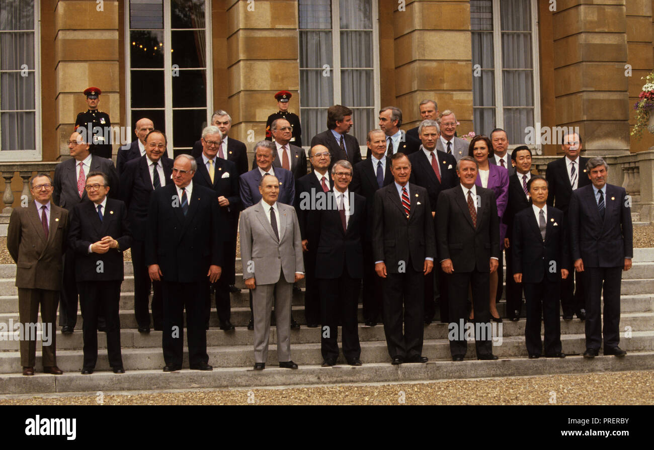 The "family Photo" of the Economic Summit in Great Britain inin July 1991.  Photograph by Dennis Brack bb24 Stock Photo