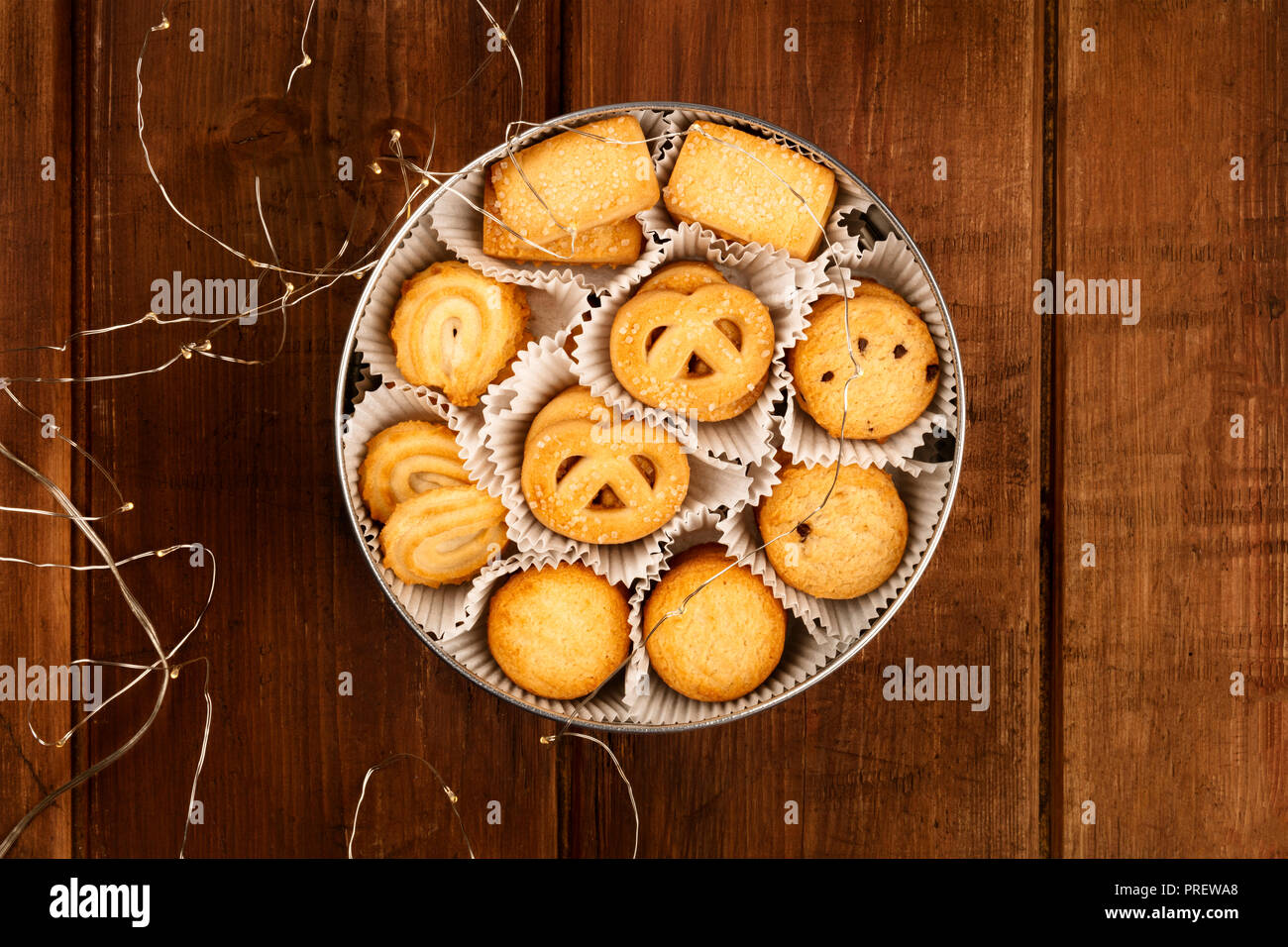 Shortbread biscuits tin hires stock photography and images Alamy