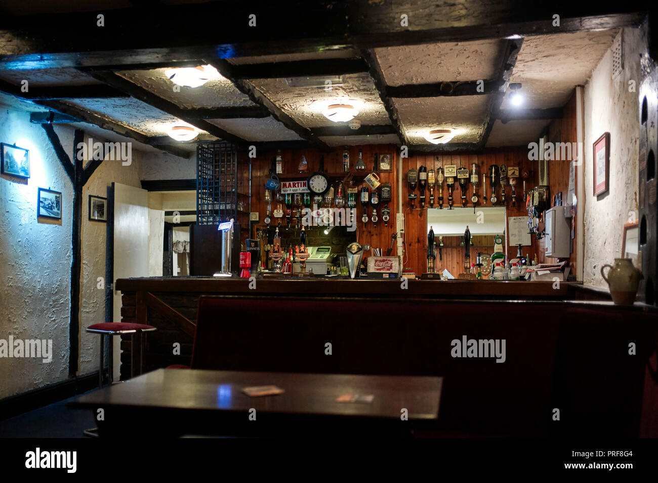 Interior and bar area of the Pineapple pub in Stockport Stock Photo Alamy