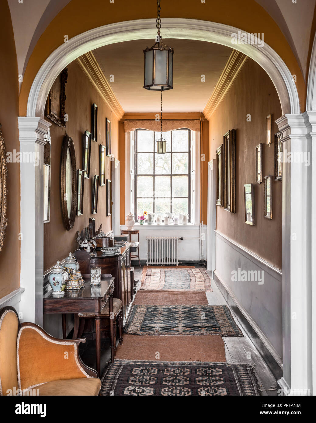 Yellow georgian house hi-res stock photography and images - Alamy