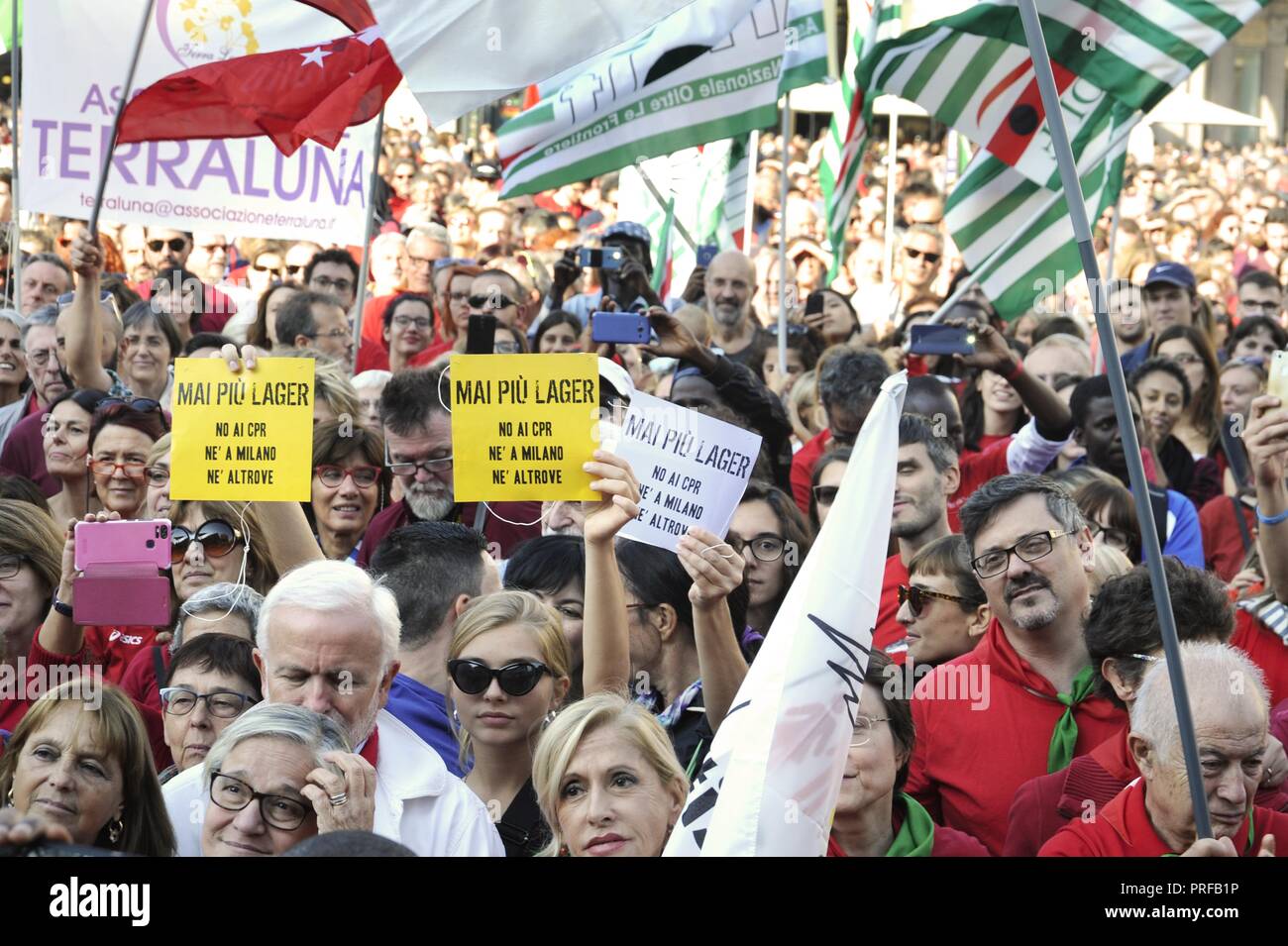 Milan, 30 September 2018, 'Red T-shirt' demonstration, organized by ANPI (National Association of Italian Partisans) and other groups of Civil Society. 25 thousand in Piazza del Duomo with the watchword 'Zero Intolerance' against rising fascism and the security policies of the government and the Minister of the Interior Salvini Stock Photo