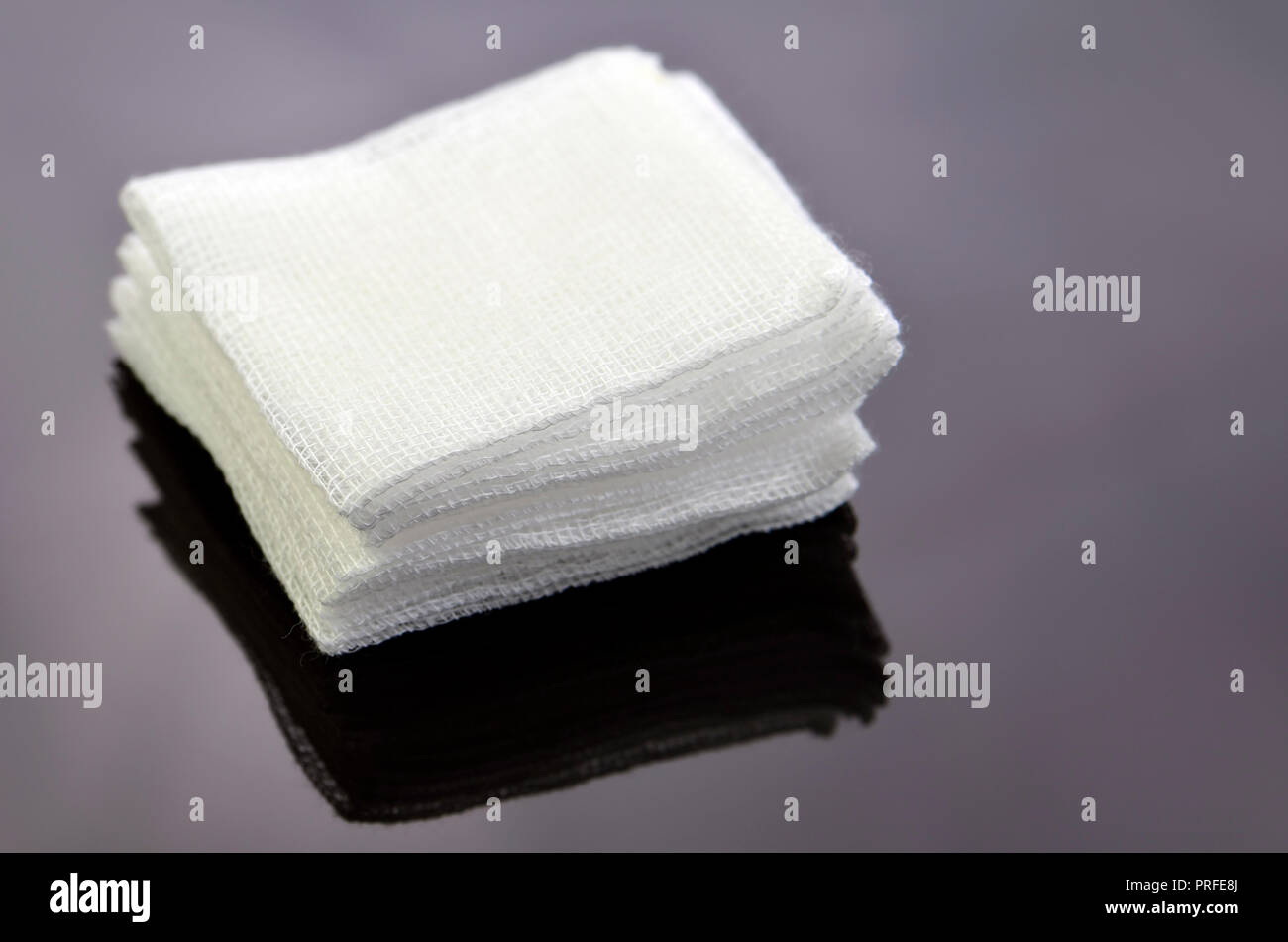 Sterile gauze pad hires stock photography and images Alamy