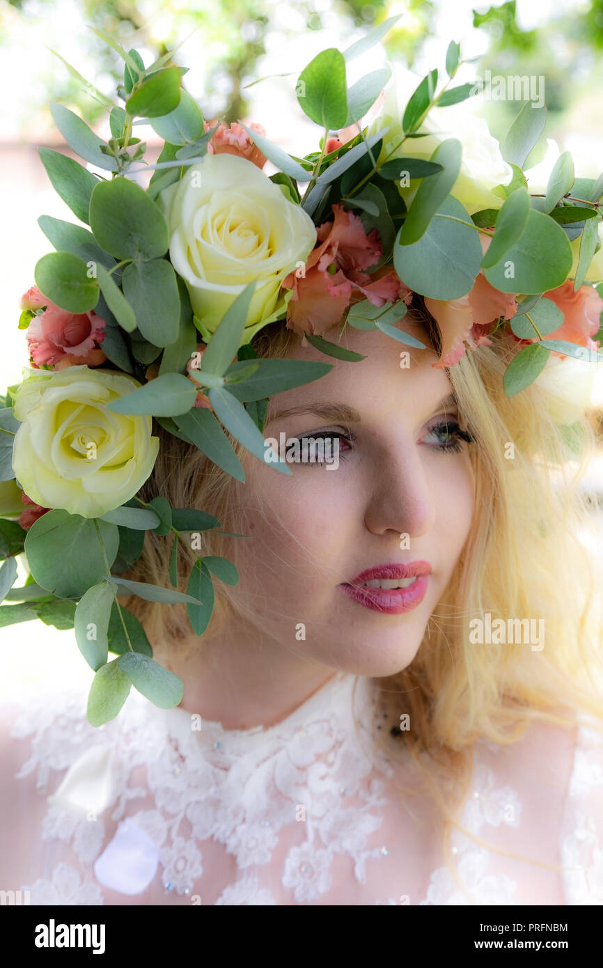 Posed Modelling Hi res Stock Photography And Images Alamy