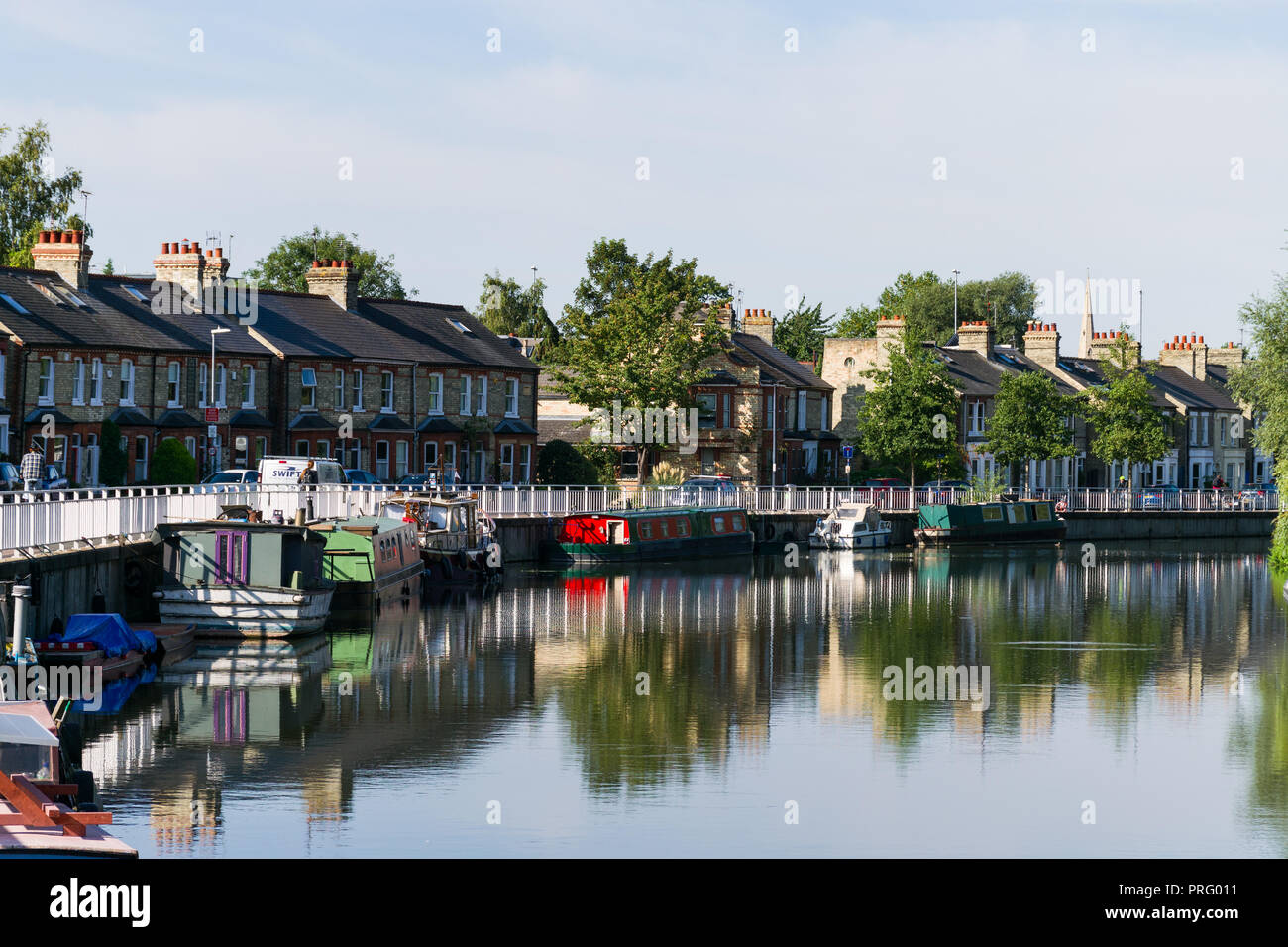 Narrow row houses hi-res stock photography and images - Alamy